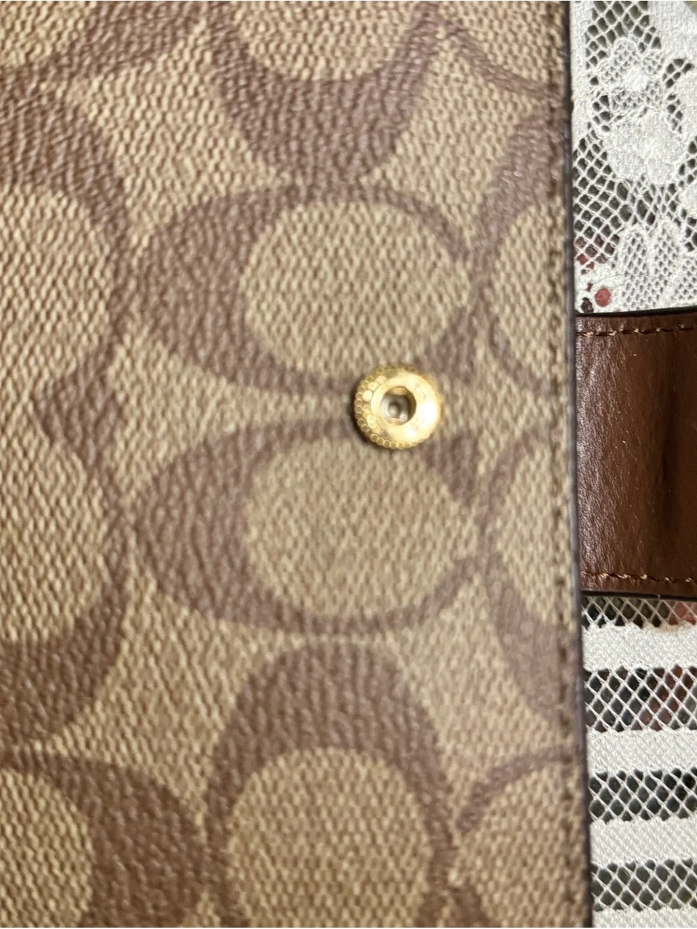 Coach medium corner zip wallet khaki/tan - Picture 3 of 3